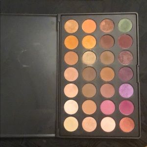 Original Jaclyn Hill Morphe favorites palette.